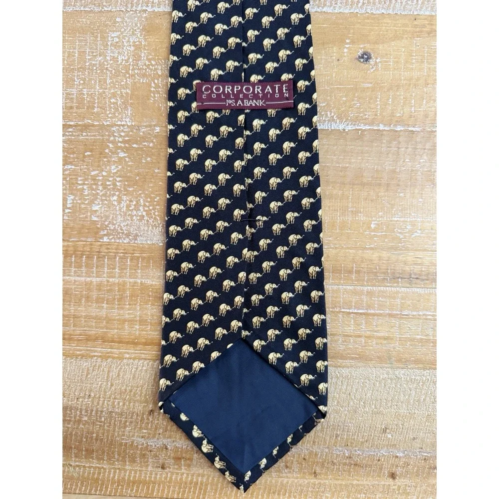 Jos A Bank Corporate Tie Handmade 100% Silk Made USA Elephant‎ Raised Trunk Navy